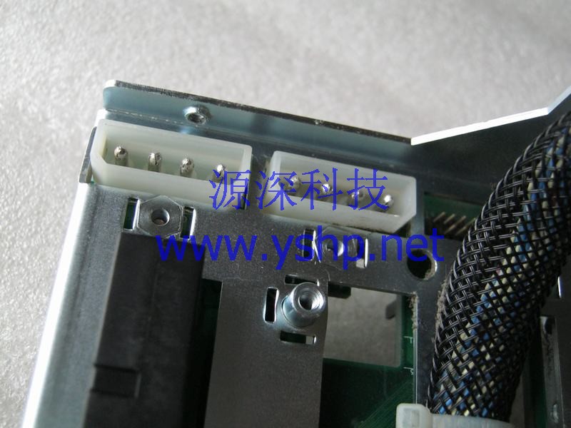 上海源深科技 Shanghai   5114536-40 12口 SCSI Hard disk backplane   4 pin 普通供电 高清图片