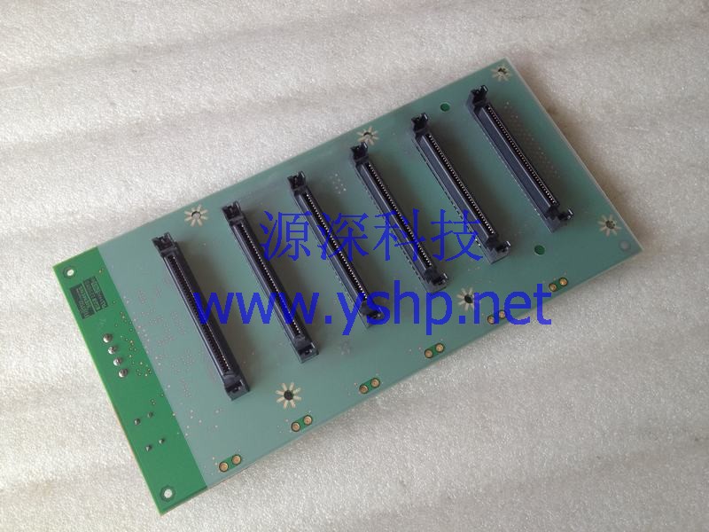 上海源深科技 Shanghai    Fujitsu  Fujitsu Siemens Primergy TX200S2  Server  Hard disk backplane   A3C40037379 高清图片