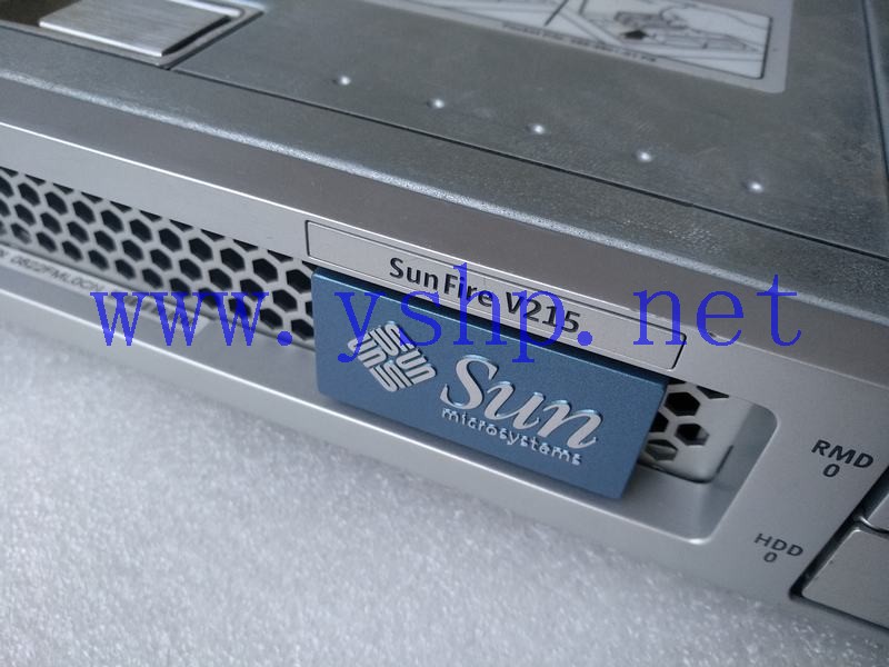 上海源深科技 SUN FIRE V215 Server Computer   双CPU 4G Memory   2个72G Hard disk   双 Power Supply   高清图片